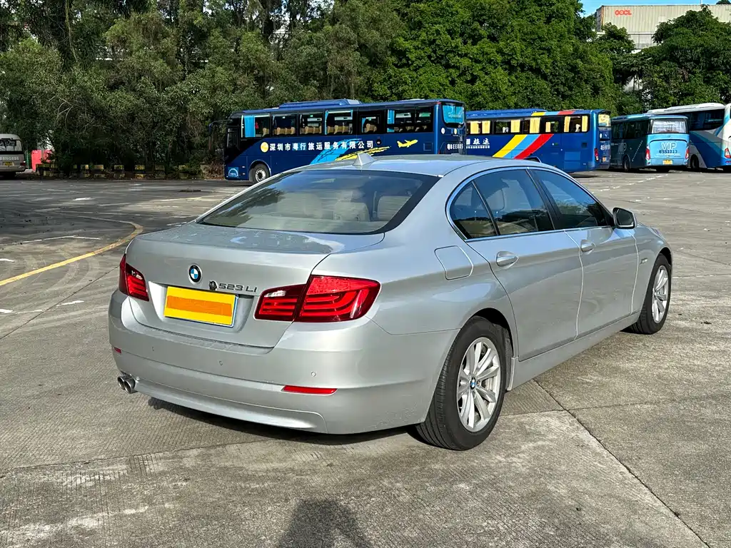 BMW 5 Series 2011