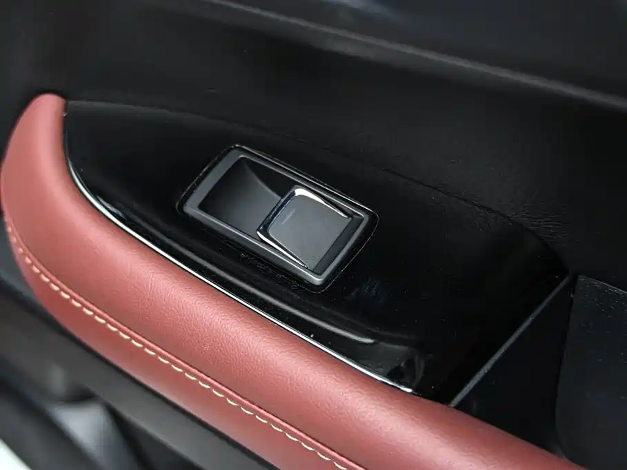 Lexus LX 2022 — фото 28
