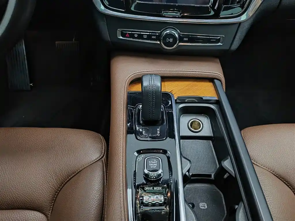 Volvo S90 2021 — фото 13