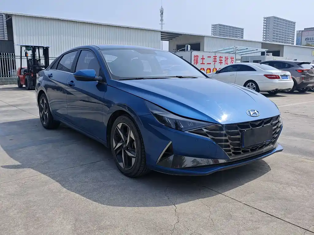 Hyundai Elantra 2022