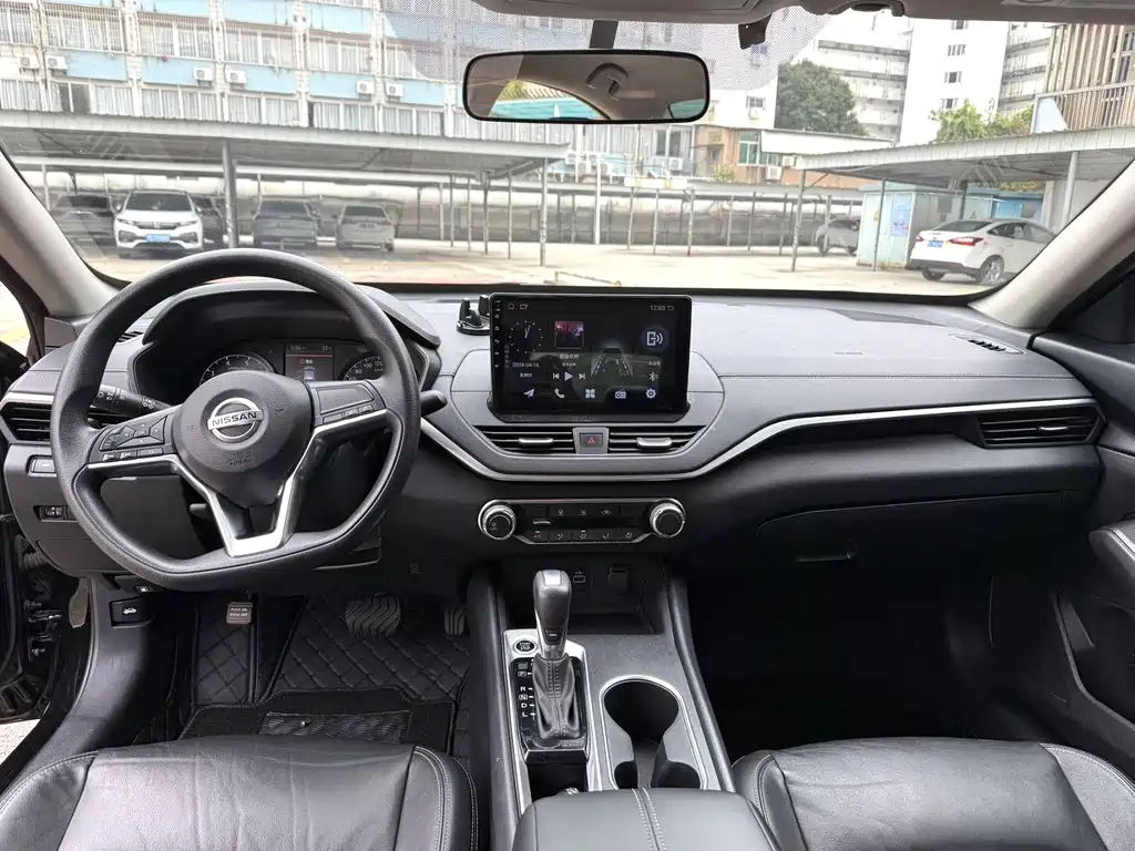Nissan Teana 2022