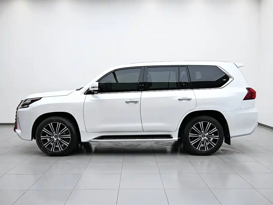 Lexus LX 2022 — фото 5