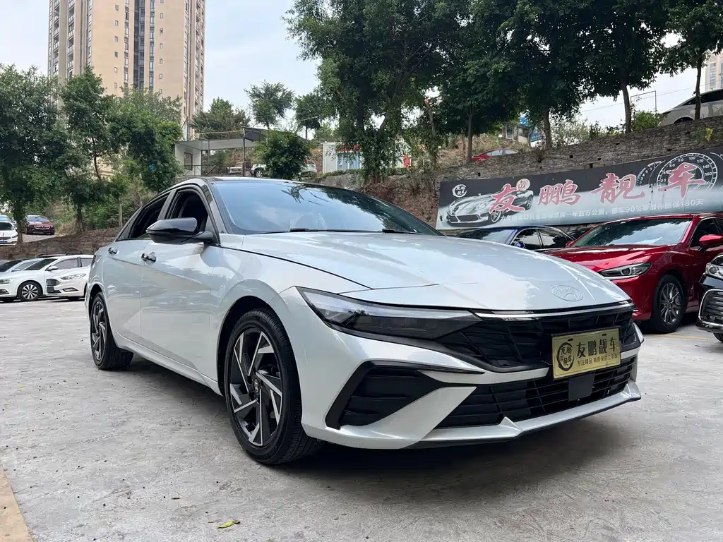 Hyundai Elantra 2024