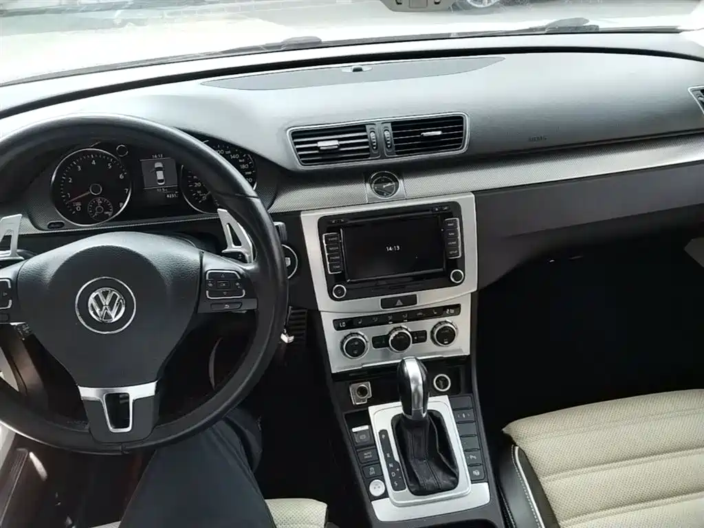Volkswagen CC 2014 — фото 10