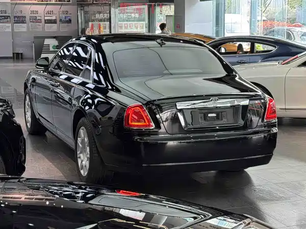 Rolls-Royce Ghost 2010