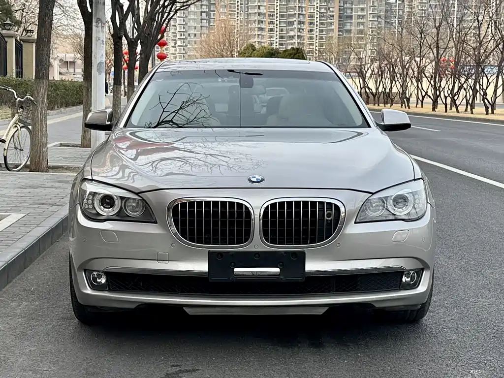 BMW 7 Series 2011 — фото 2