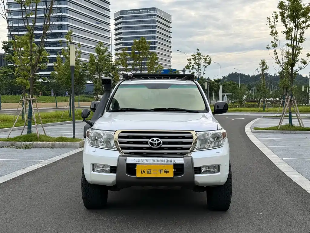 Toyota Land Cruiser 2011