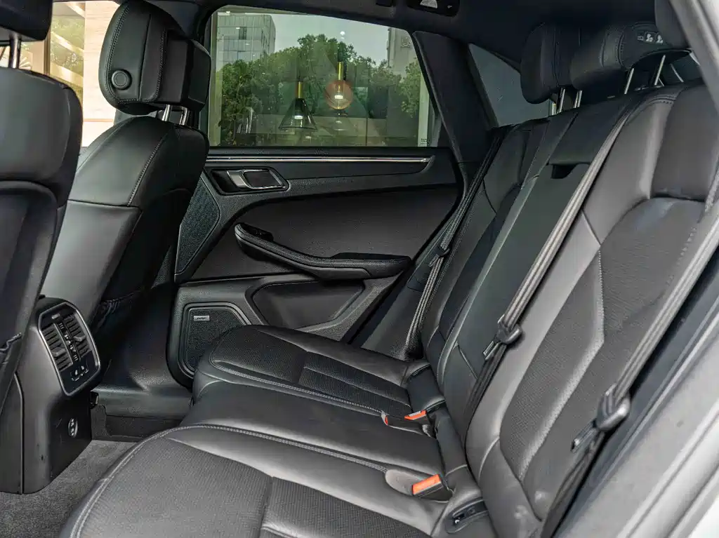 Porsche Macan 2023 — фото 19