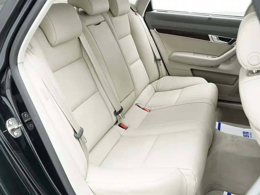 Audi A6L 2010 — фото 25