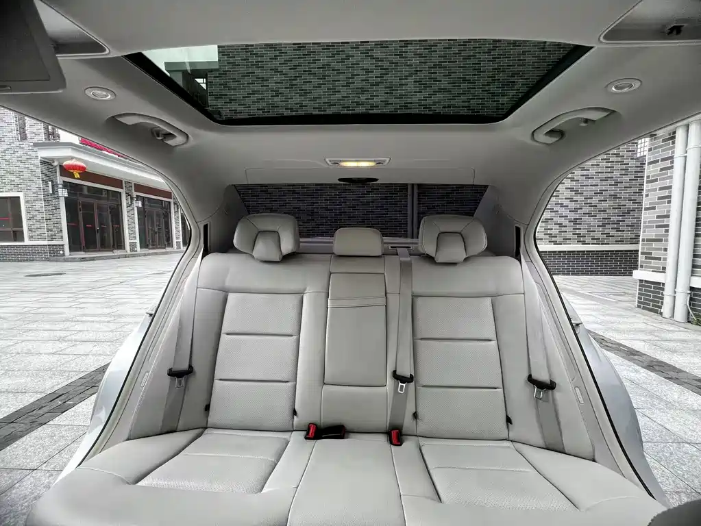 Mercedes-Benz E-Class 2014 — фото 19