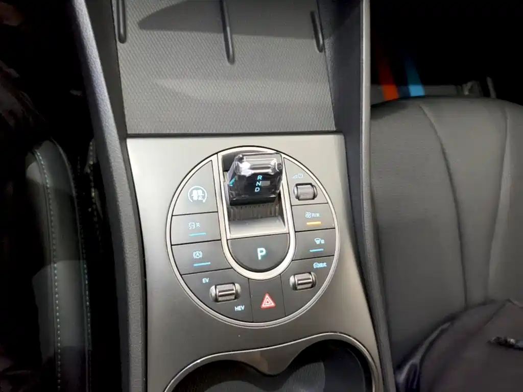BYD Seal 05 DM-i 2025 — фото 14