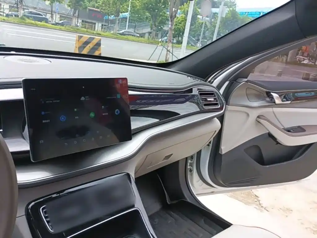 BYD Qin PLUS 2023 — фото 10