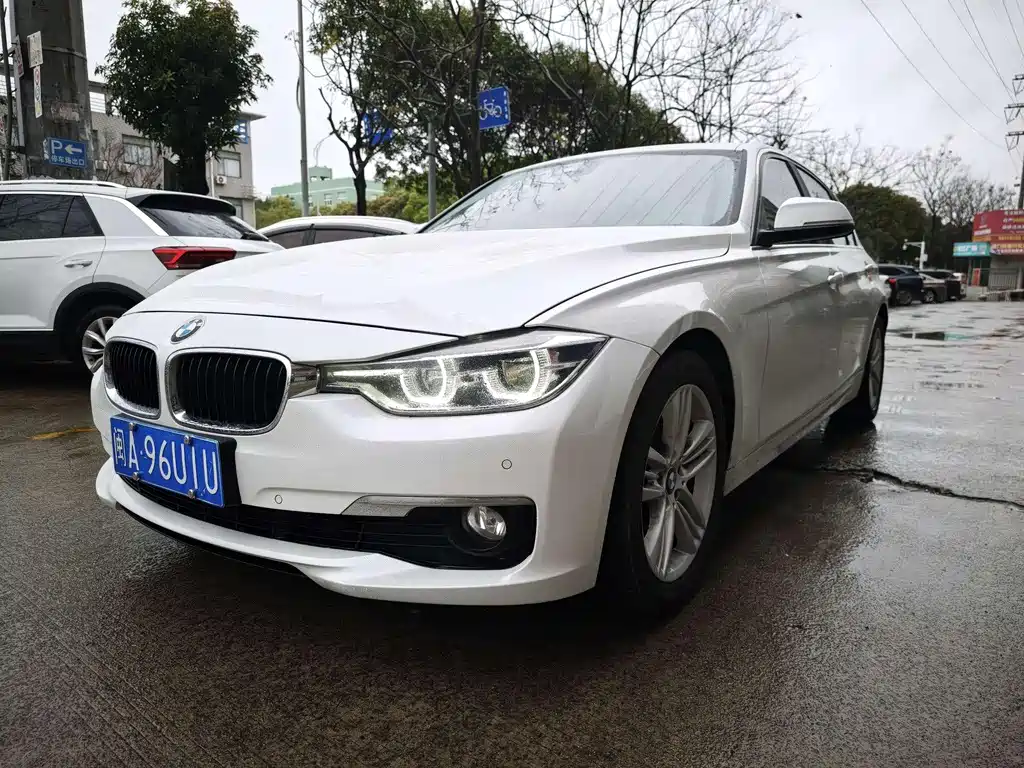 BMW 3 Series 2017 — фото 1