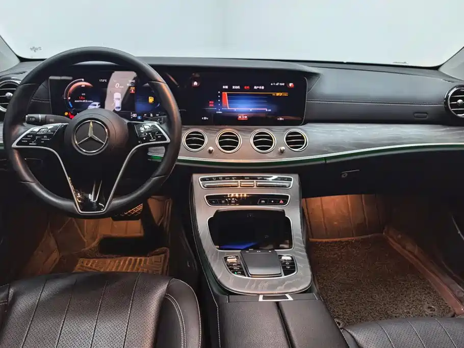 Mercedes-Benz E-Class 2023 — фото 12