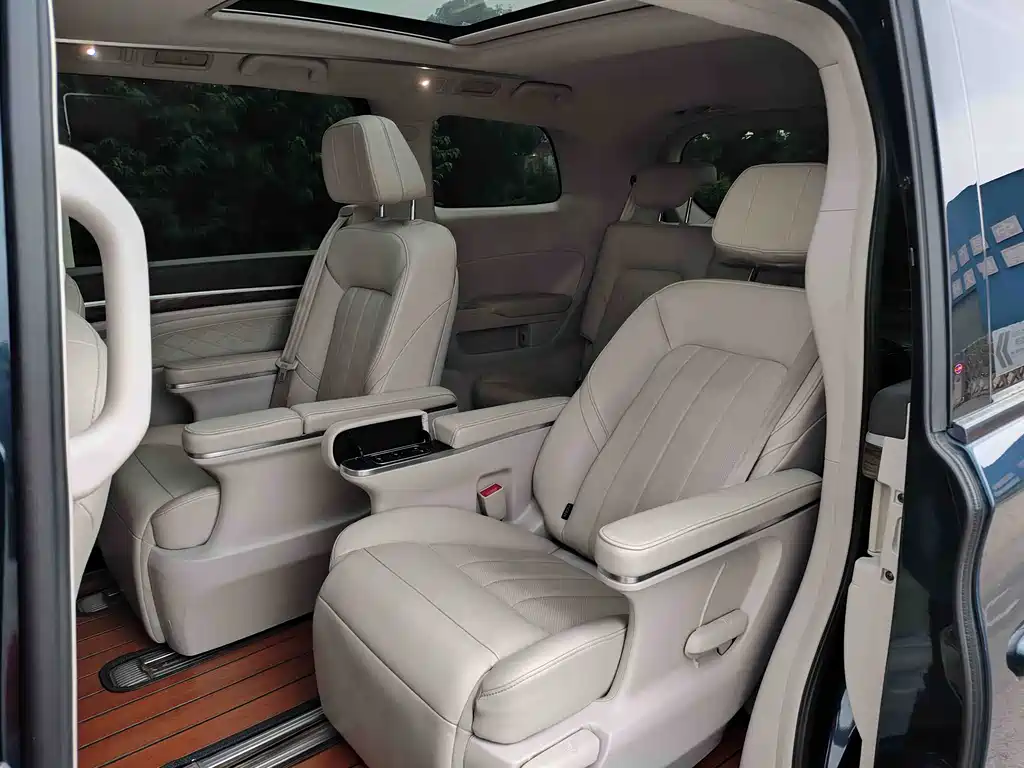 GAC Motor Trumpchi M8 2018 — фото 11