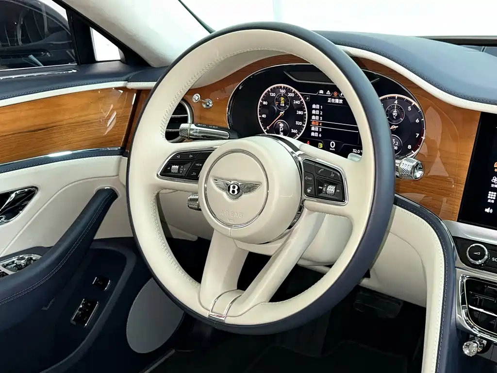 Bentley Flying Spur 2021 — фото 19