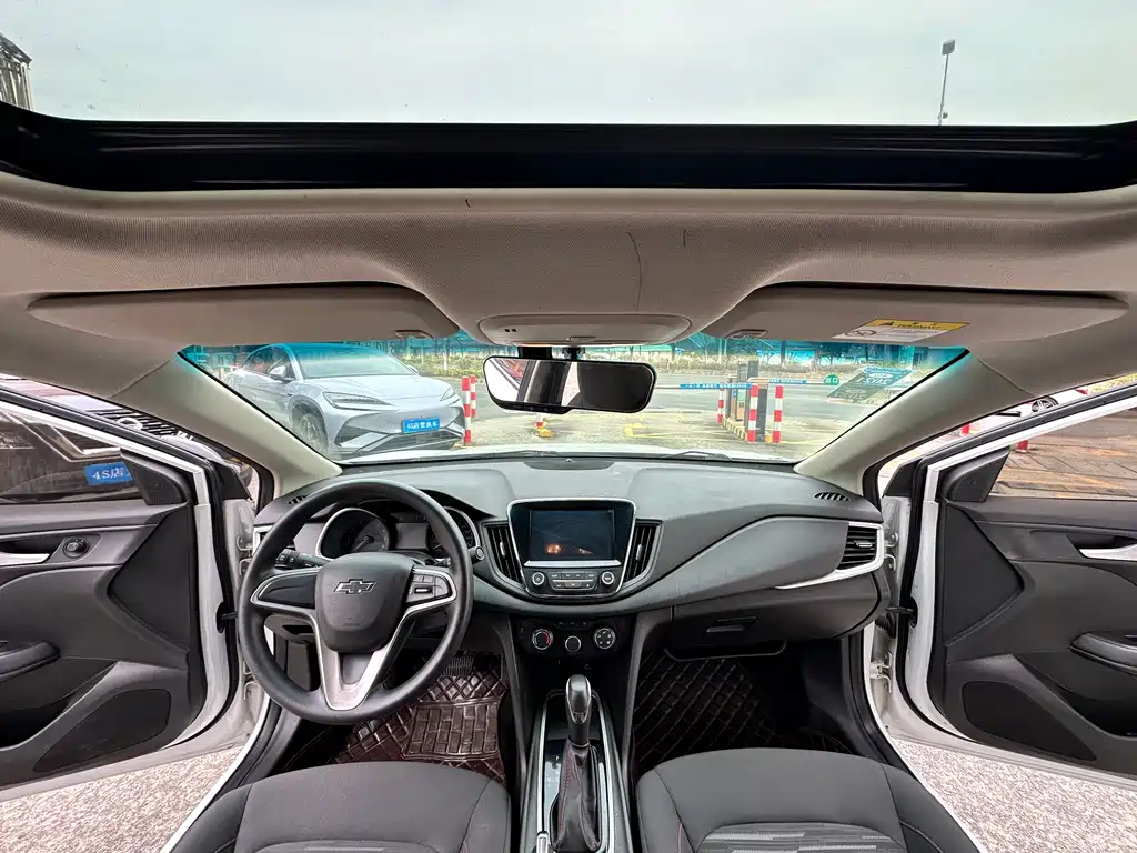 Chevrolet Monza 2019 — фото 13