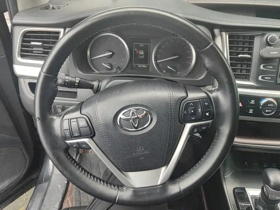 Toyota Highlander 2018 — фото 15