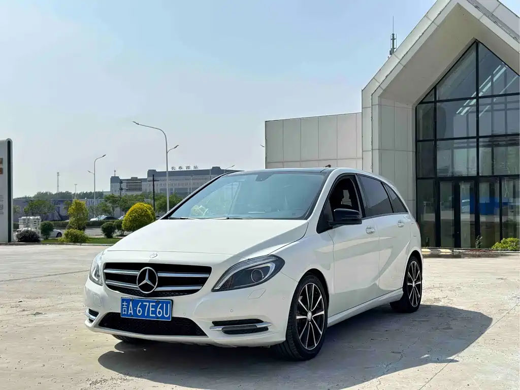 Mercedes-Benz B-Class 2014 — фото 1
