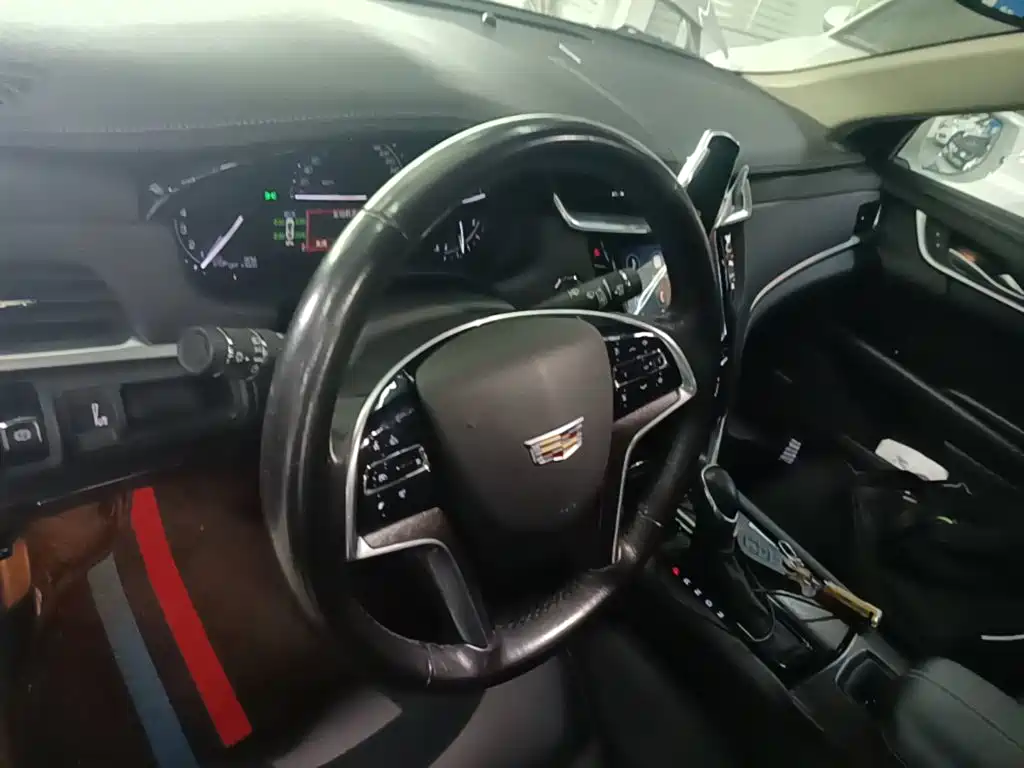 Cadillac XTS 2019 — фото 11
