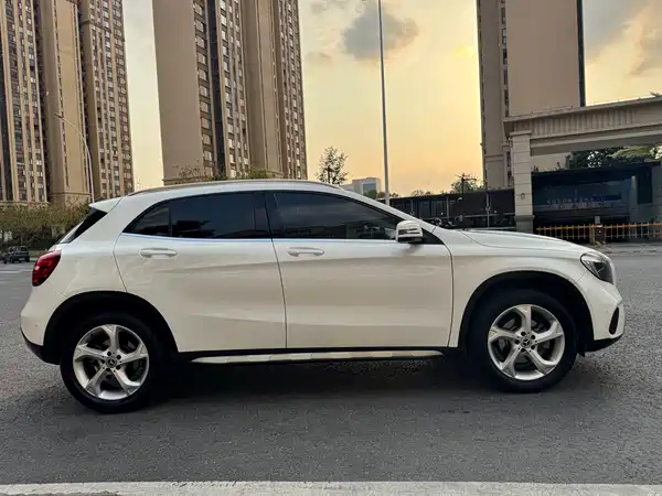 Mercedes-Benz GLA 2017