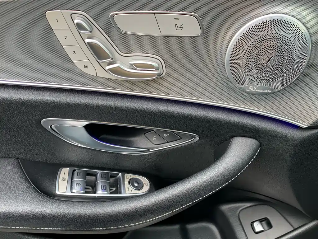 Mercedes-Benz E-Class 2020 — фото 23