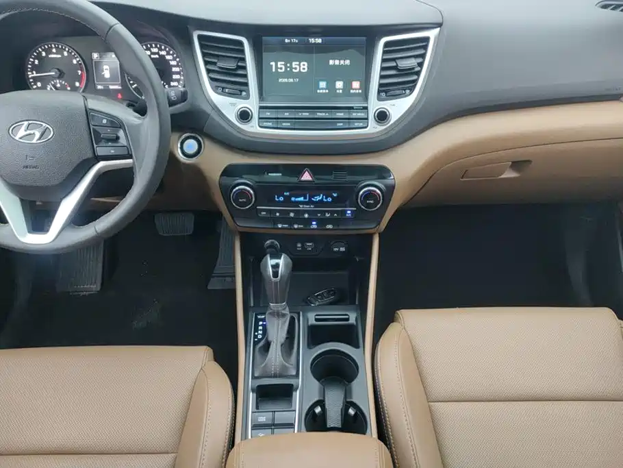 Hyundai Tucson 2016 — фото 16