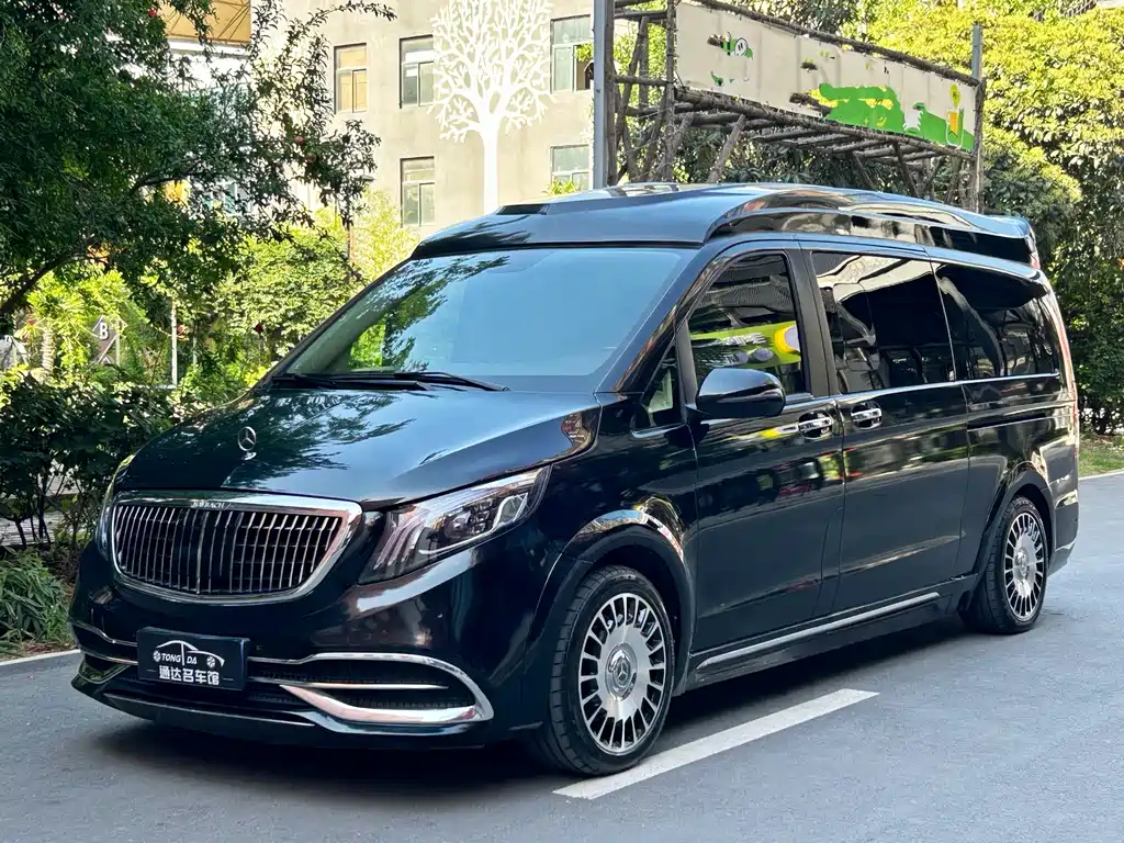 Mercedes-Benz V-Class 2020 — фото 1