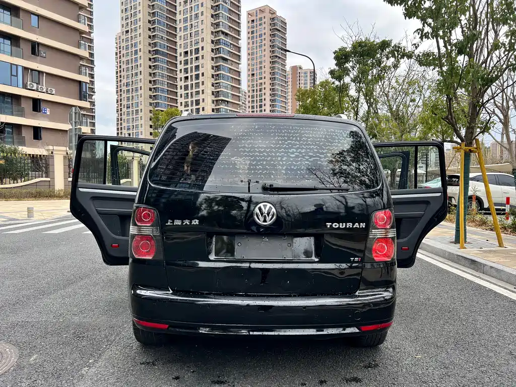 Volkswagen Touran 2015 — фото 14