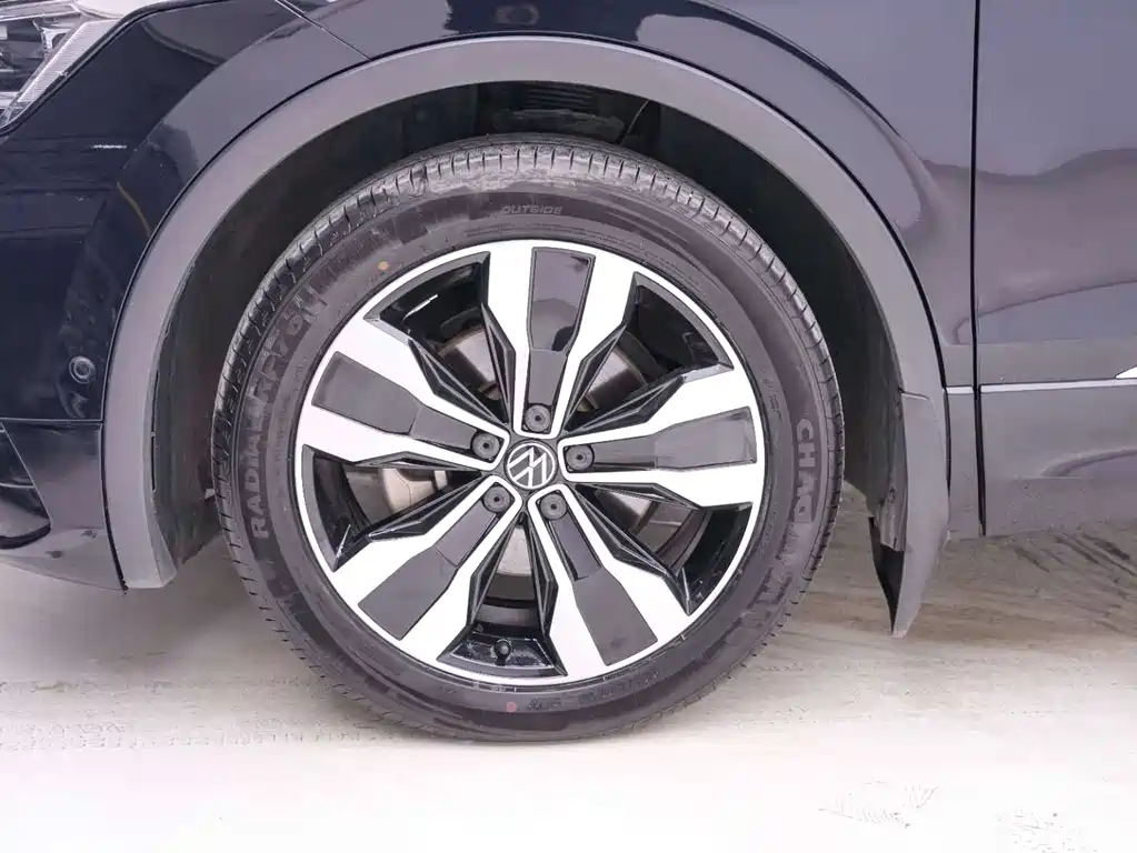 Volkswagen Tiguan L 2022 — фото 15