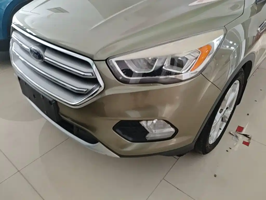 Ford Kuga 2017 — фото 24