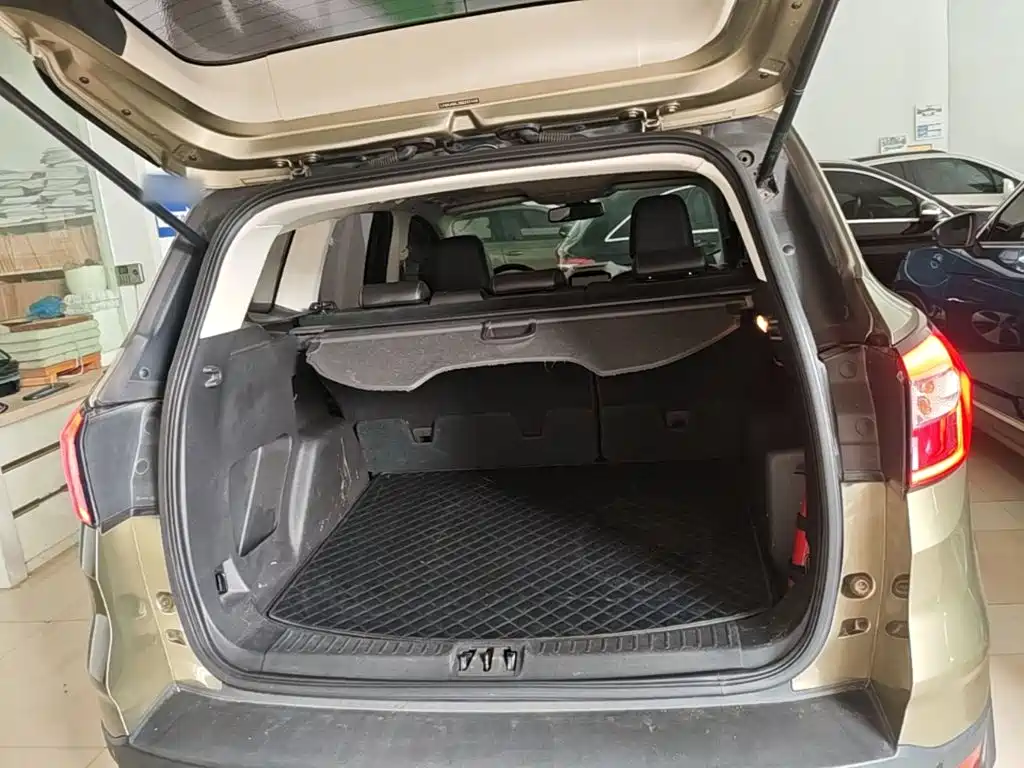 Ford Kuga 2017 — фото 19