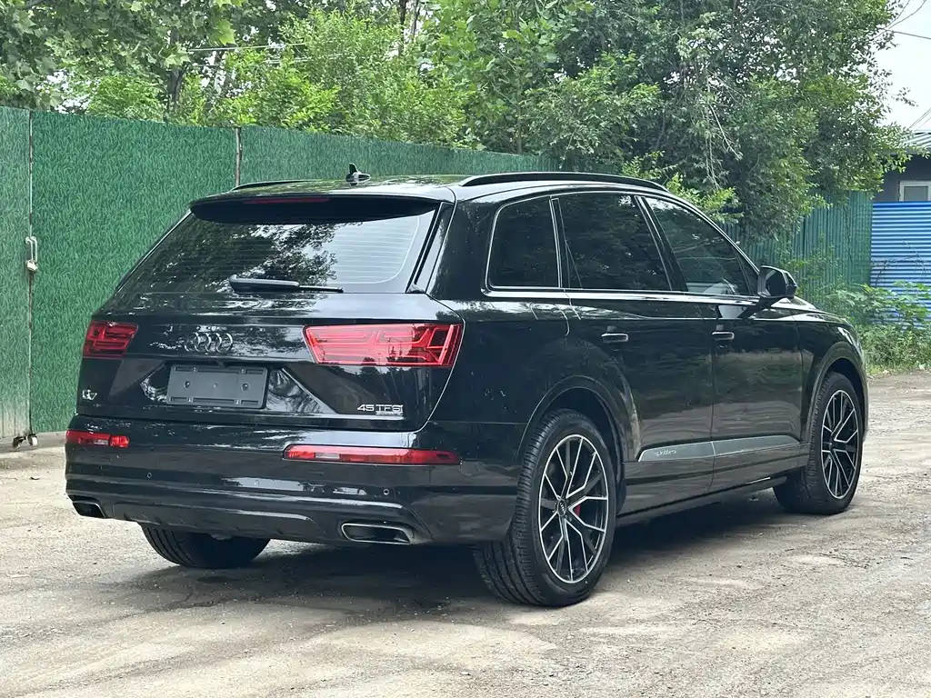 Audi Q7 2019 — фото 10