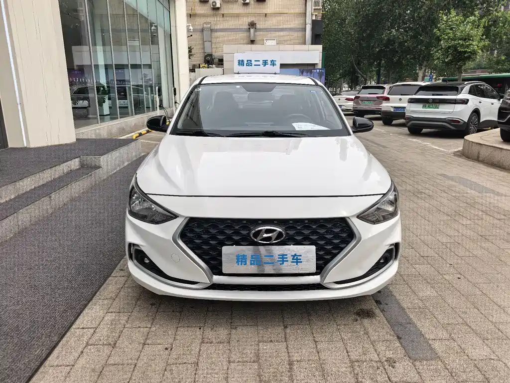 Hyundai Elantra 2019 — фото 11