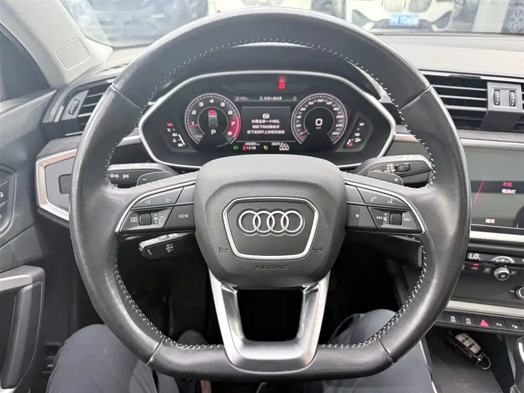 Audi Q3 2022 — фото 8