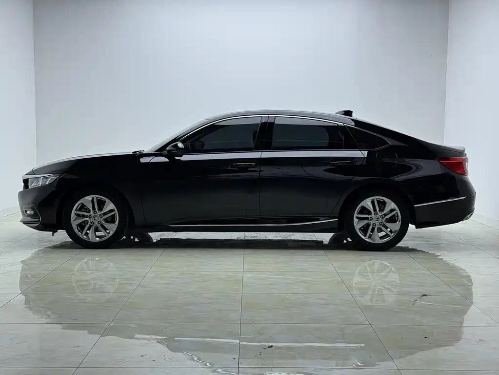 Honda Accord 2021 — фото 10