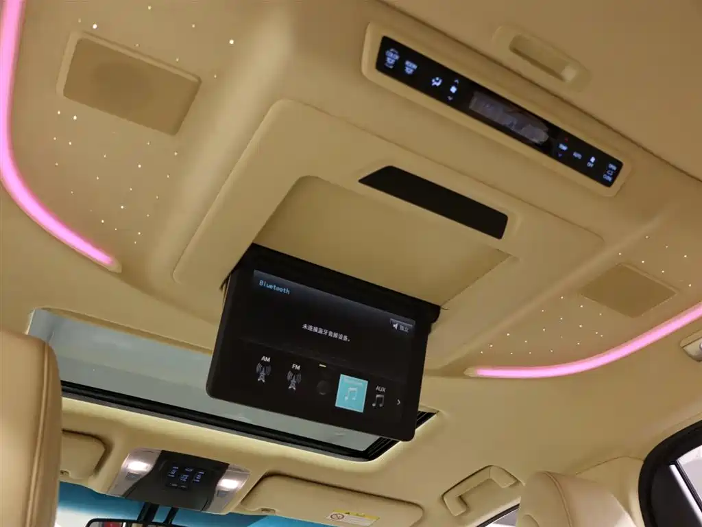 Toyota Alphard 2017 — фото 17