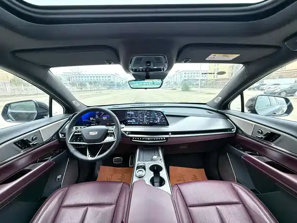 Cadillac XT5 2025