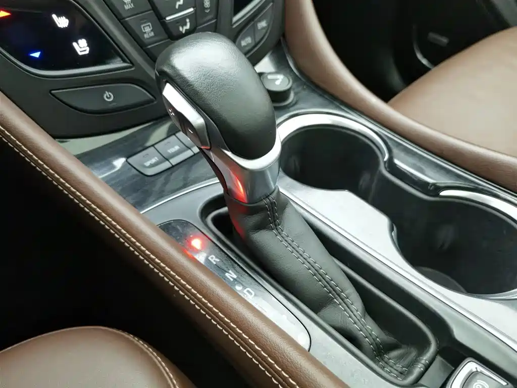 Buick Envision Plus 2018 — фото 13
