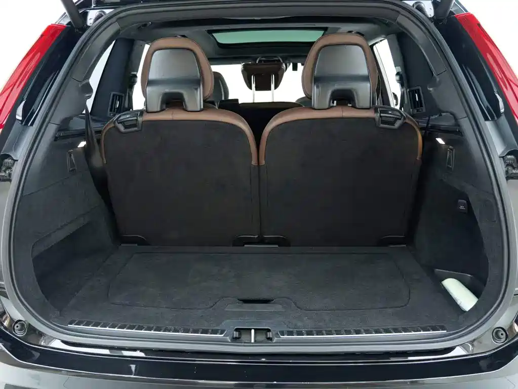 Volvo XC90 2021 — фото 31