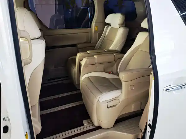 Toyota Alphard 2012