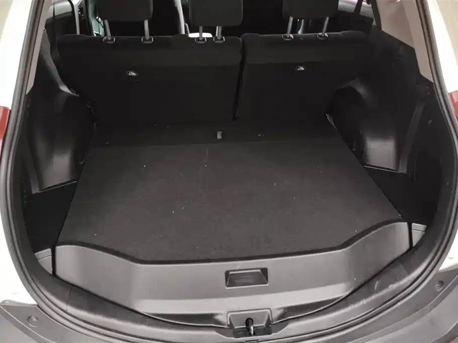Toyota RAV4 2015 — фото 4