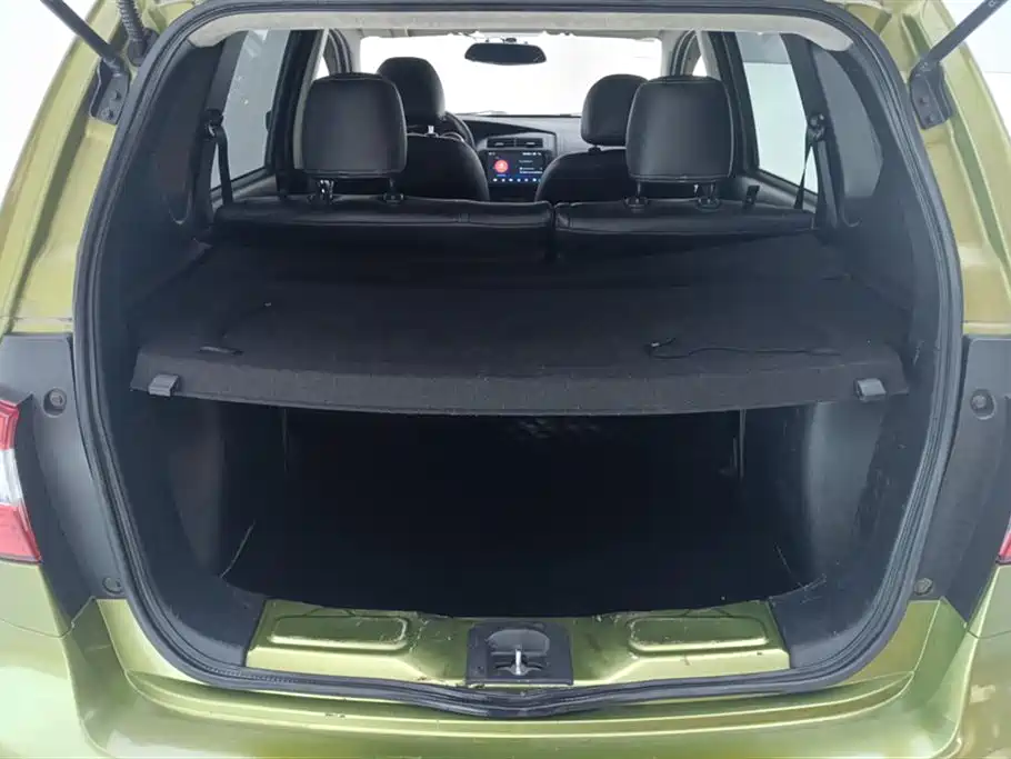 Nissan Livina 2015 — фото 4