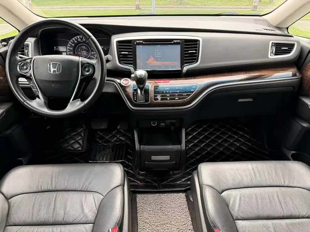 Honda Odyssey 2017 — фото 8