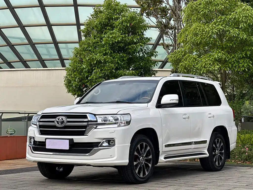 Toyota Land Cruiser 2014 — фото 1