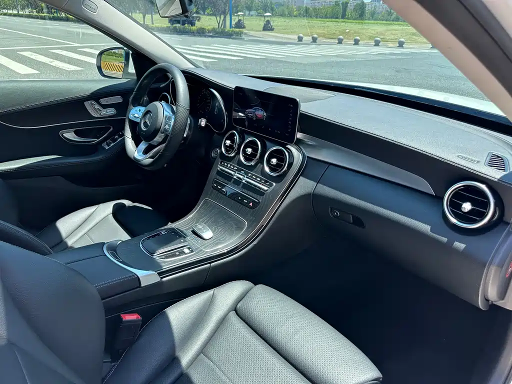 Mercedes-Benz C-Class 2021 — фото 17