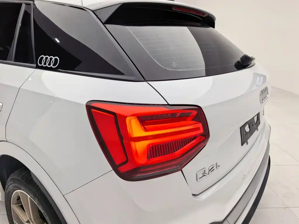 Audi Q2L 2022 — фото 17