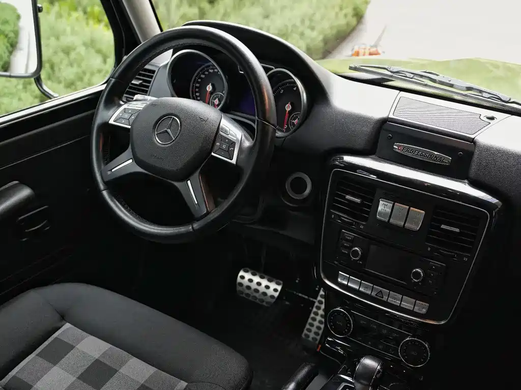 Mercedes-Benz G-Class 2017 — фото 18