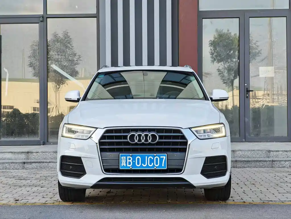 Audi Q3 2018 — фото 2