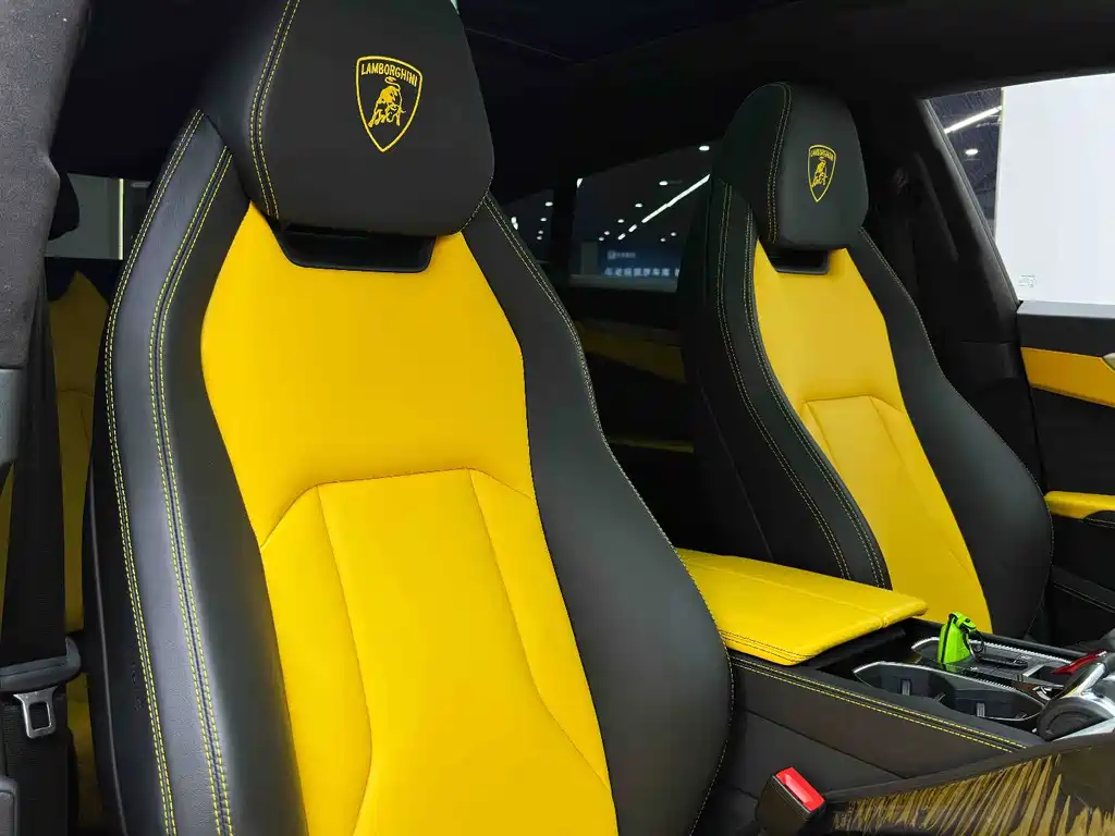 Lamborghini Urus 2023 — фото 12